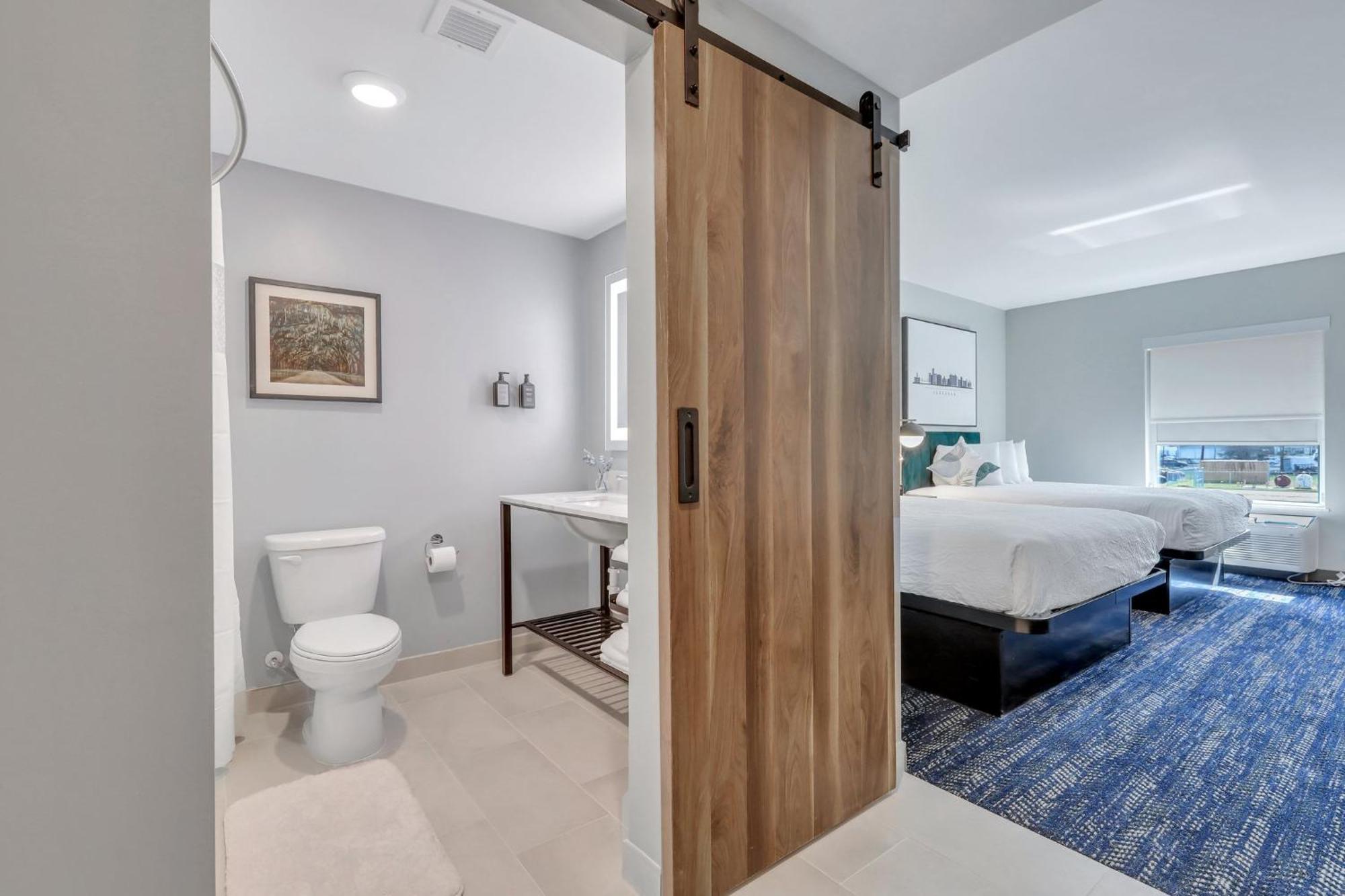 The Kingston Hotel Garden City Bagian luar foto